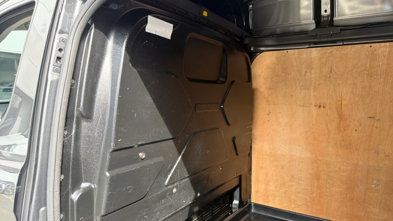 Ford Transit Custom 340 L2 Diesel Fwd 2.0 EcoBlue 170ps High Roof Limited Van Auto